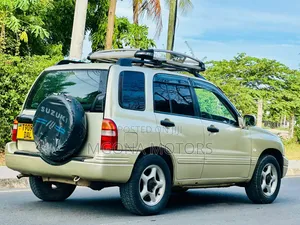 Suzuki Escudo 2000 Gray