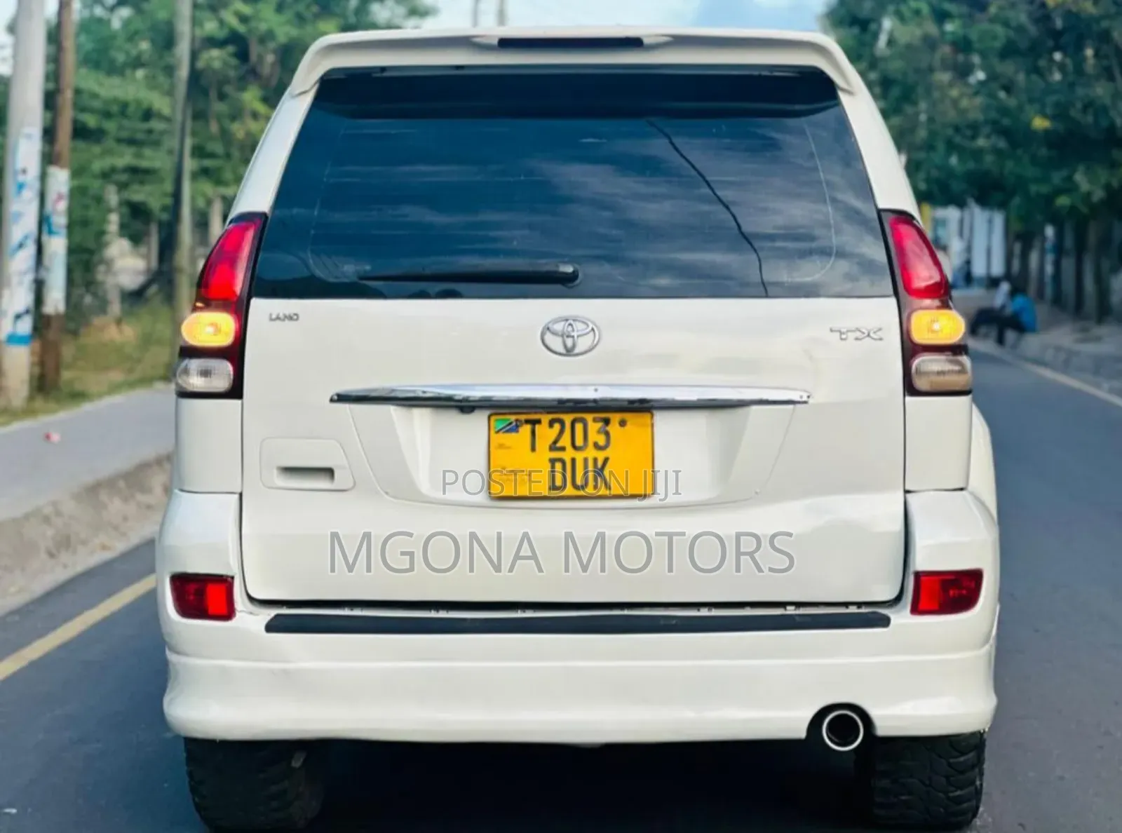Toyota Land Cruiser Prado 2005 White