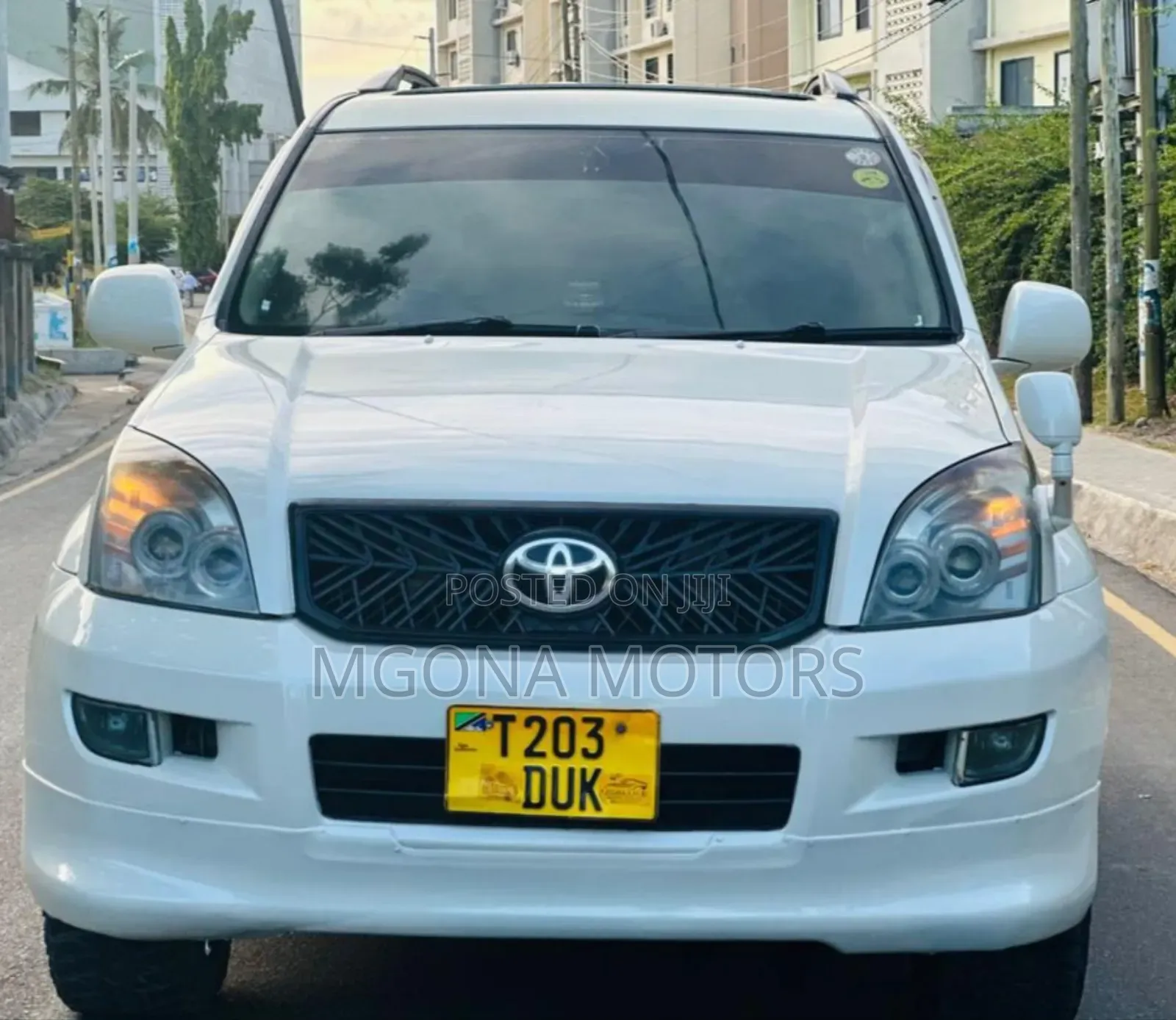 Toyota Land Cruiser Prado 2005 White
