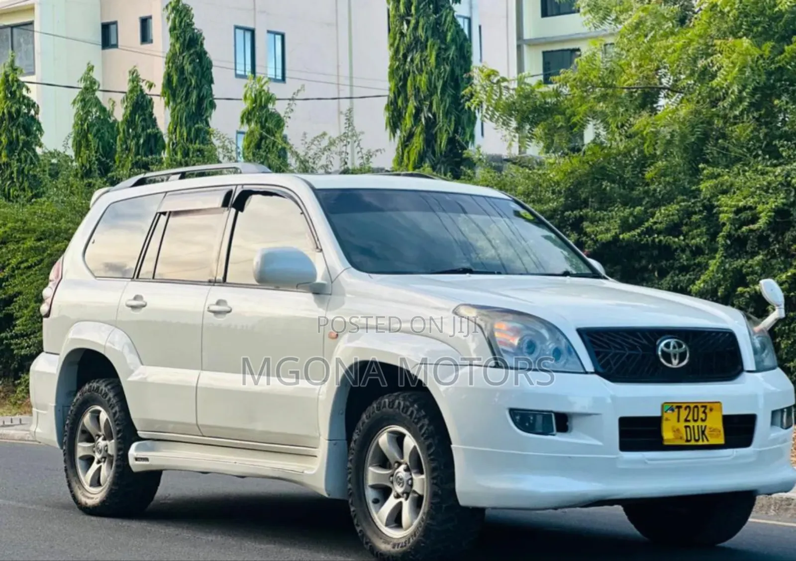 Toyota Land Cruiser Prado 2005 White