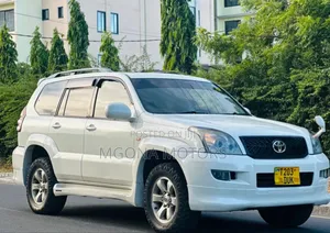 Toyota Land Cruiser Prado 2005 White