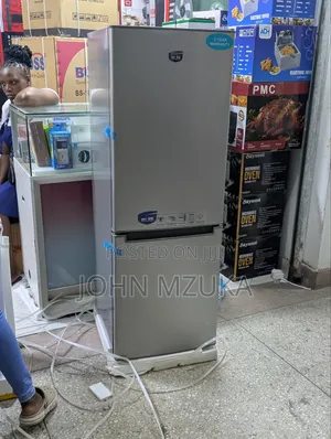 Fridge Kubwa Saana Lenye Freezer Chunii Kutoka Mr Uk