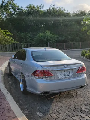 Toyota Crown 2009 Silver