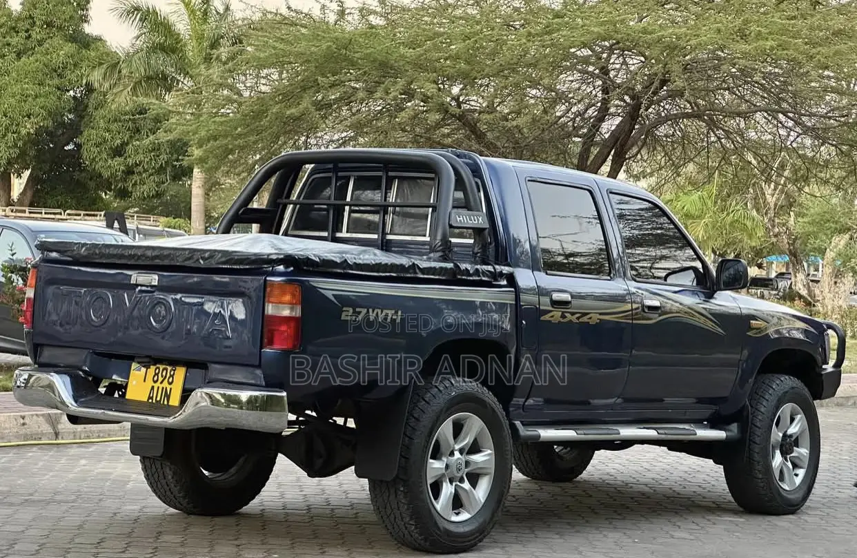 Toyota Hilux 1995 Blue