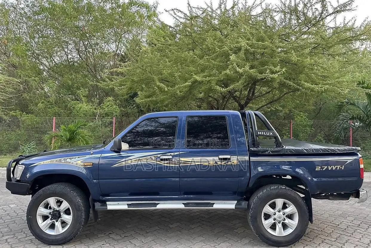 Toyota Hilux 1995 Blue
