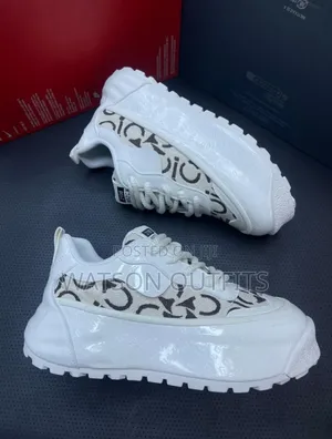 Viatu or Shoes Vya Rangi Maalum or Very Colourful