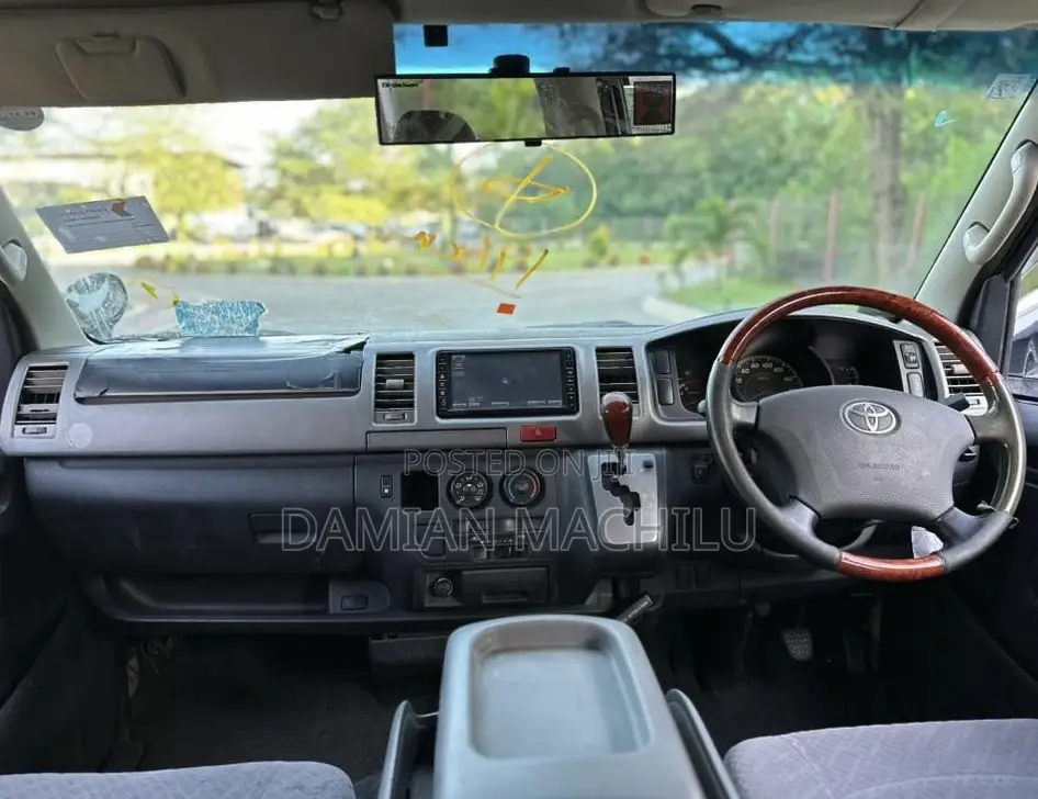Toyota HiAce 2008 White