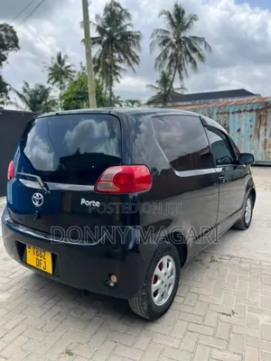 Toyota Porte 2005 Black