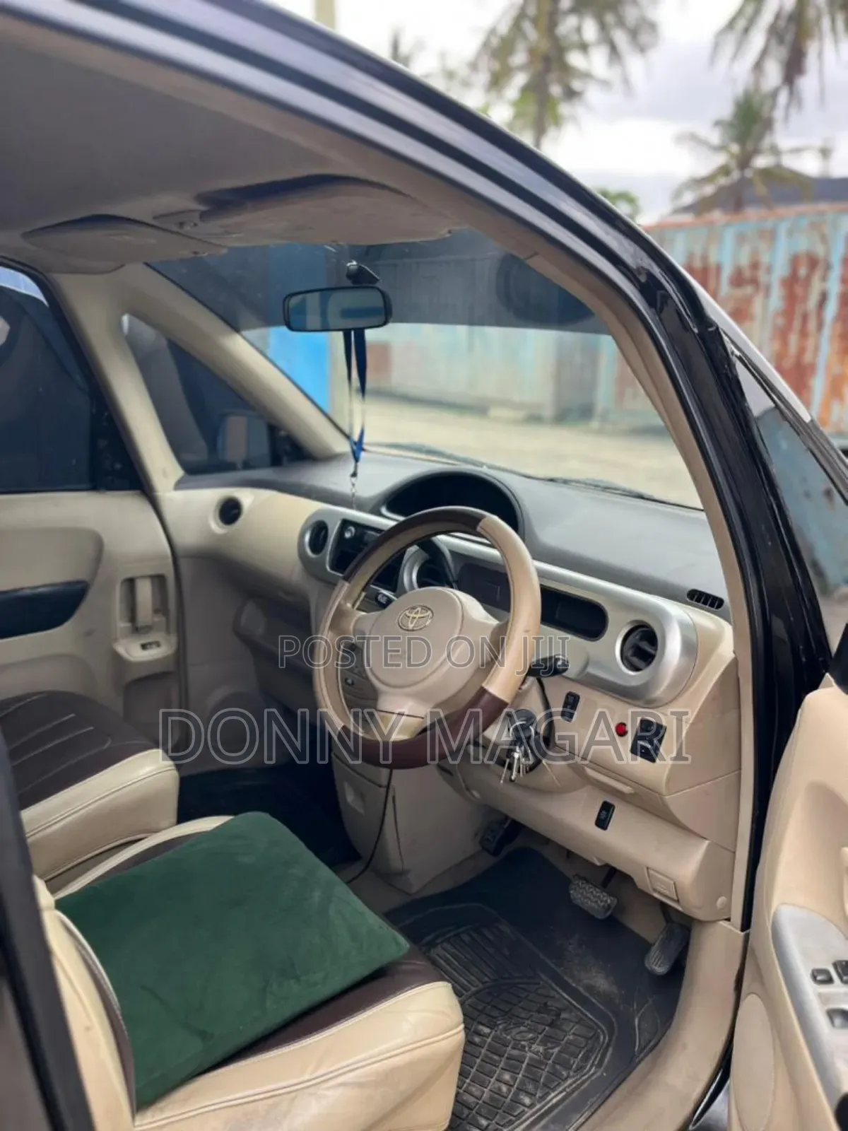 Toyota Porte 2005 Black