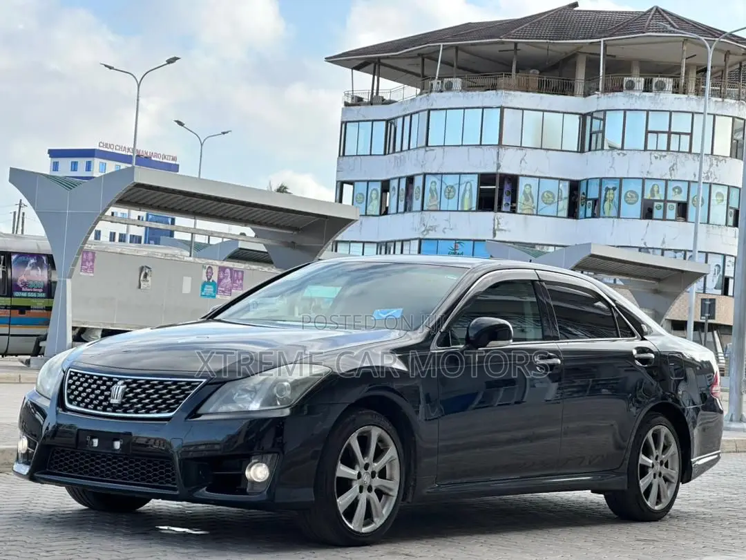 Toyota Crown 2009 Black