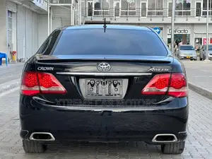 Toyota Crown 2009 Black
