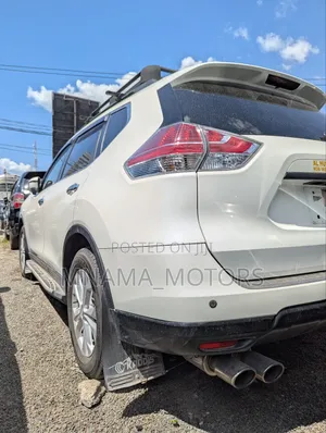 Nissan X-Trail 2.0 Petrol AWD 2015 White