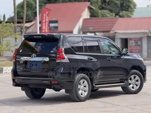 Toyota Land Cruiser Prado 2018 Black