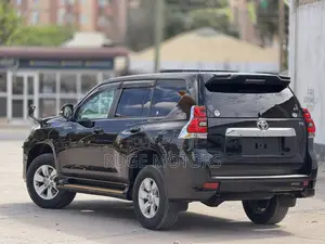 Toyota Land Cruiser Prado 2018 Black