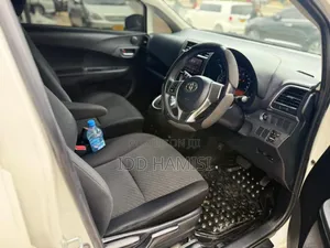 Toyota Ractis 2013 White