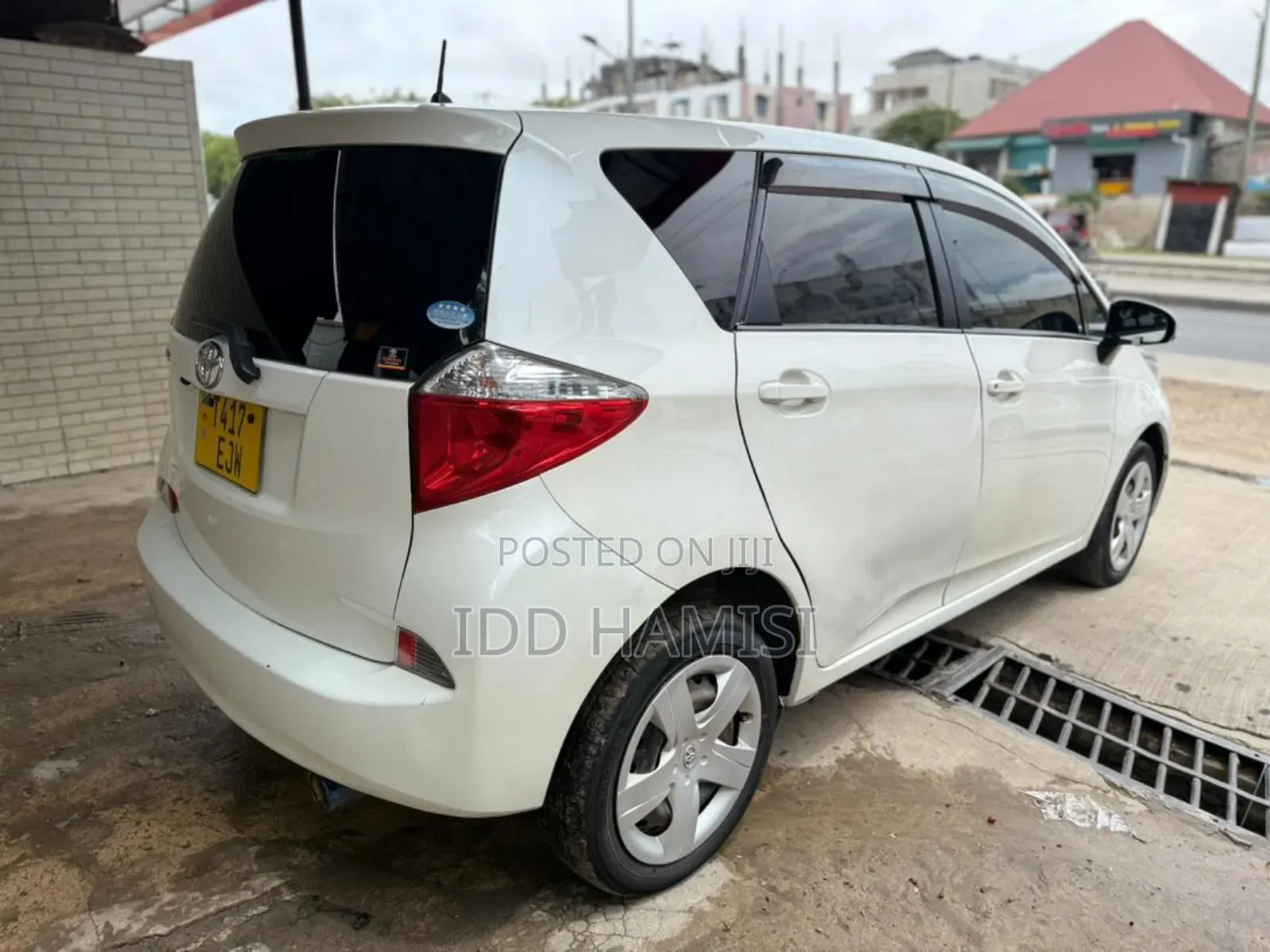 Toyota Ractis 2013 White