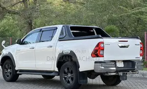 Toyota Hilux 2020 White
