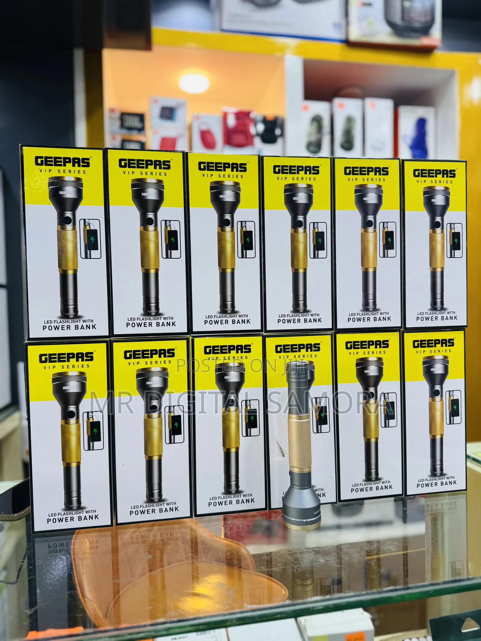 Geepas Led Flashlight With Powerbank