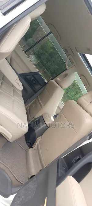 Mitsubishi Pajero 2000 White