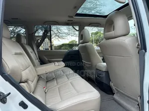Mitsubishi Pajero 2000 White