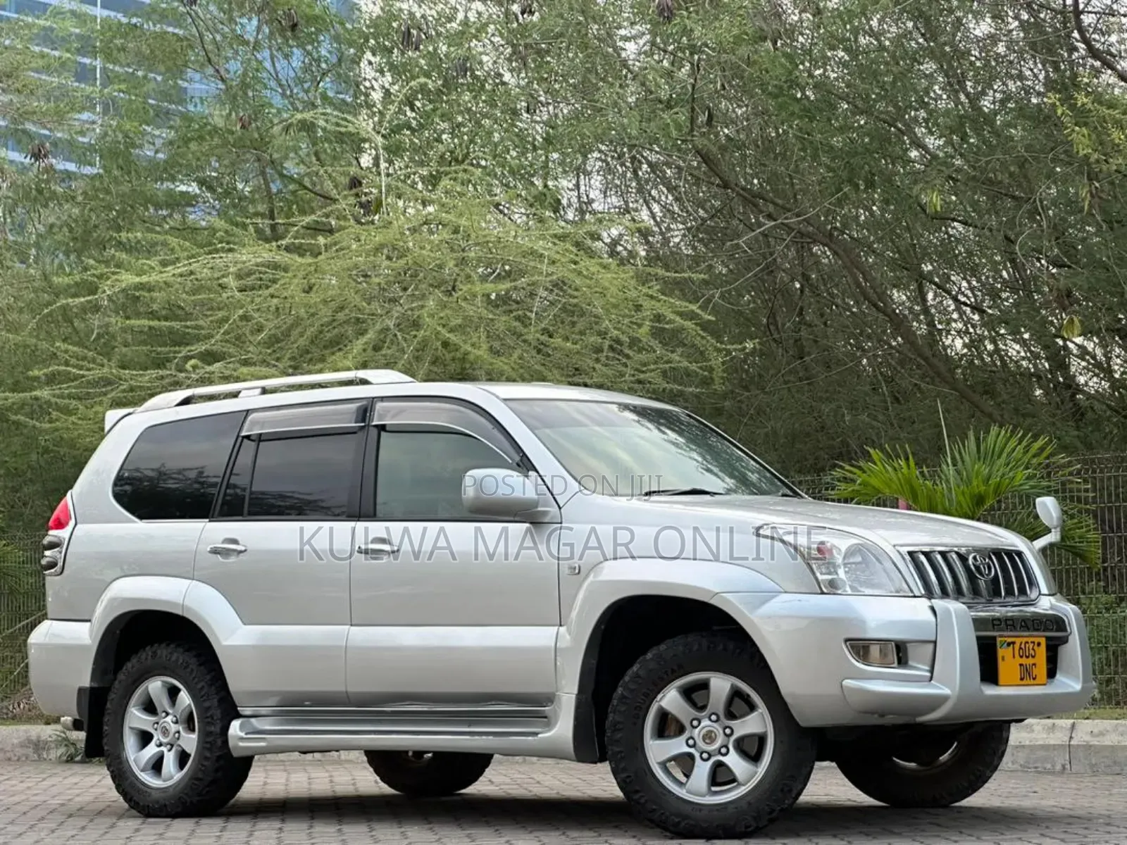 Toyota Land Cruiser Prado 2005 Silver
