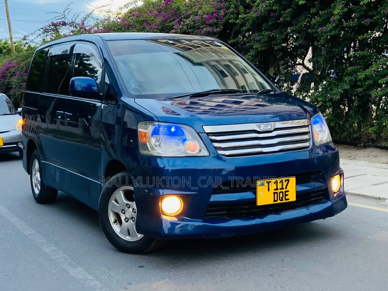 Toyota Noah 2009 Blue