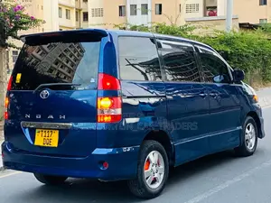Toyota Noah 2009 Blue