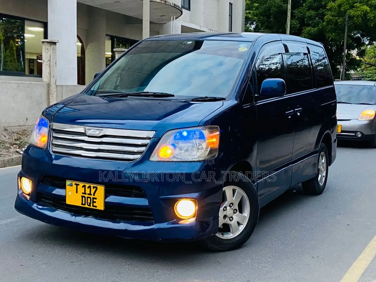 Toyota Noah 2009 Blue