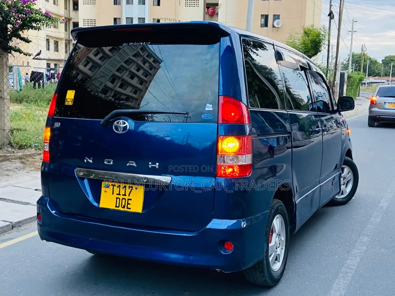 Toyota Noah 2009 Blue