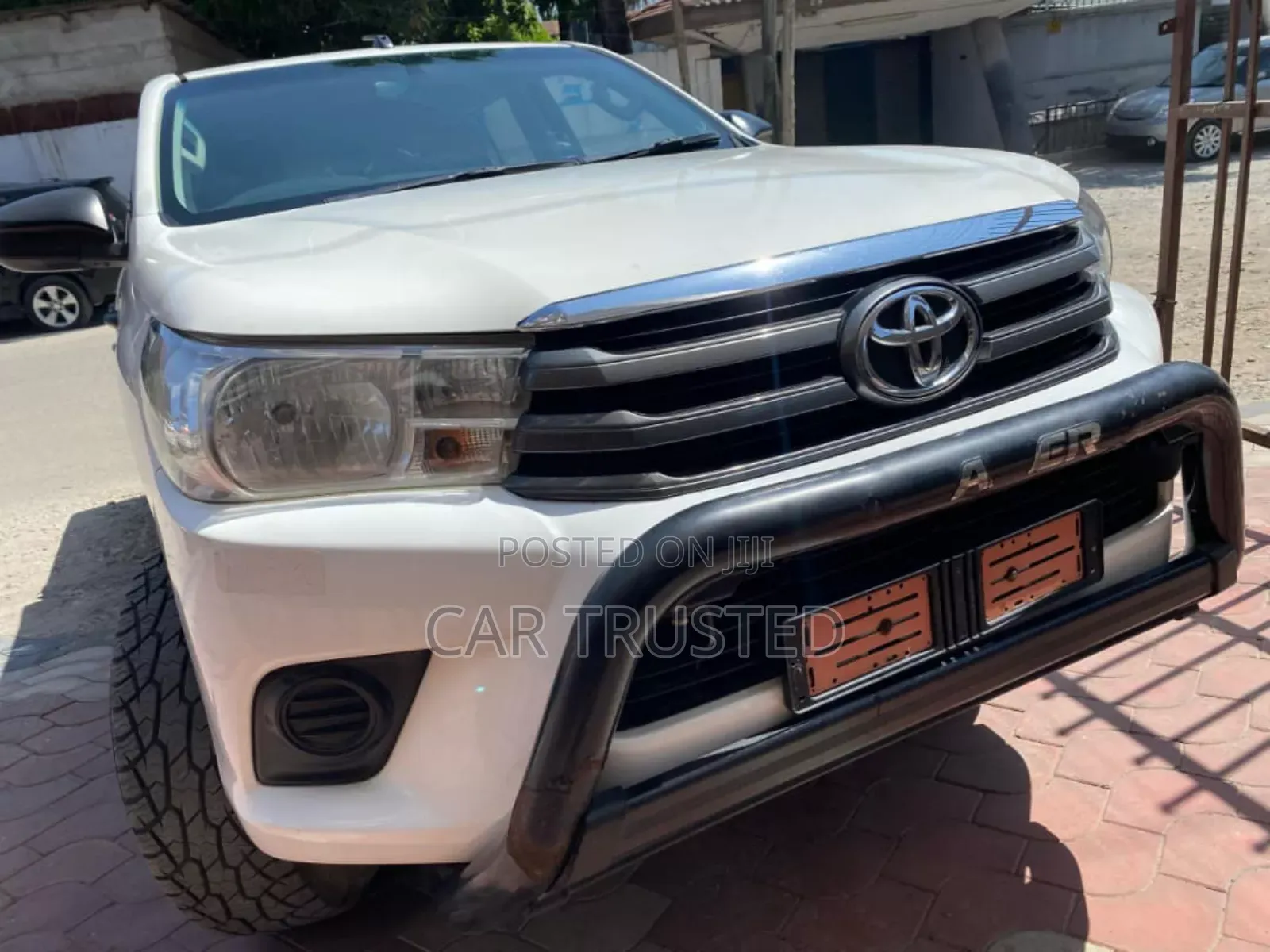Toyota Hilux Revo Smart Cab Petrol 2.7 RWD 2016 White