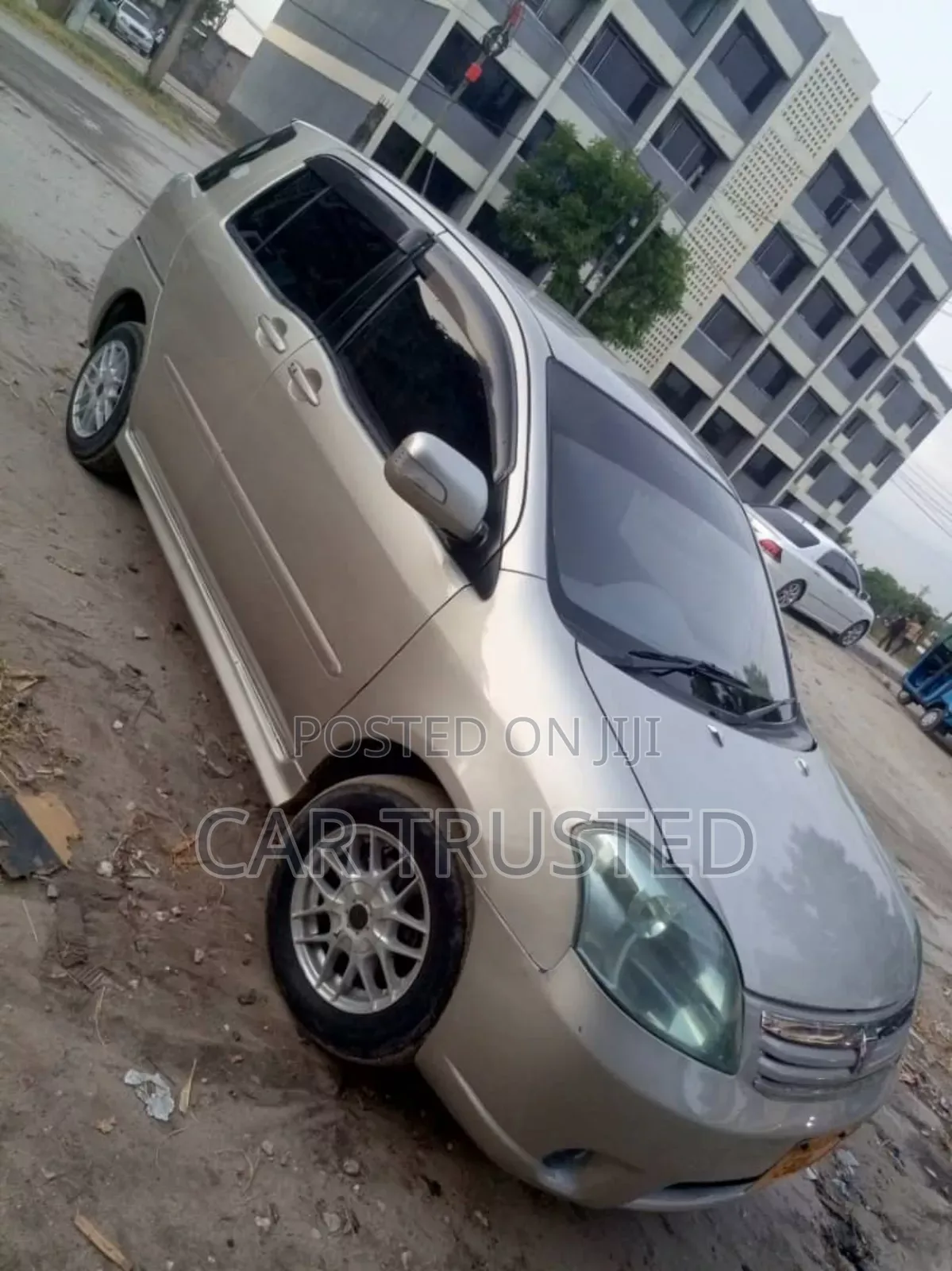 Toyota Raum 1.5 AWD 2005 Silver