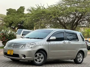 Toyota Raum 1.5 AWD 2004 Silver