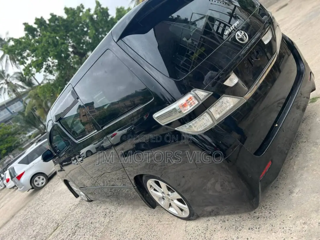 Toyota Vellfire 2010 Black