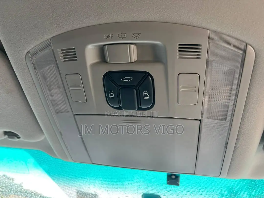 Toyota Vellfire 2010 Black
