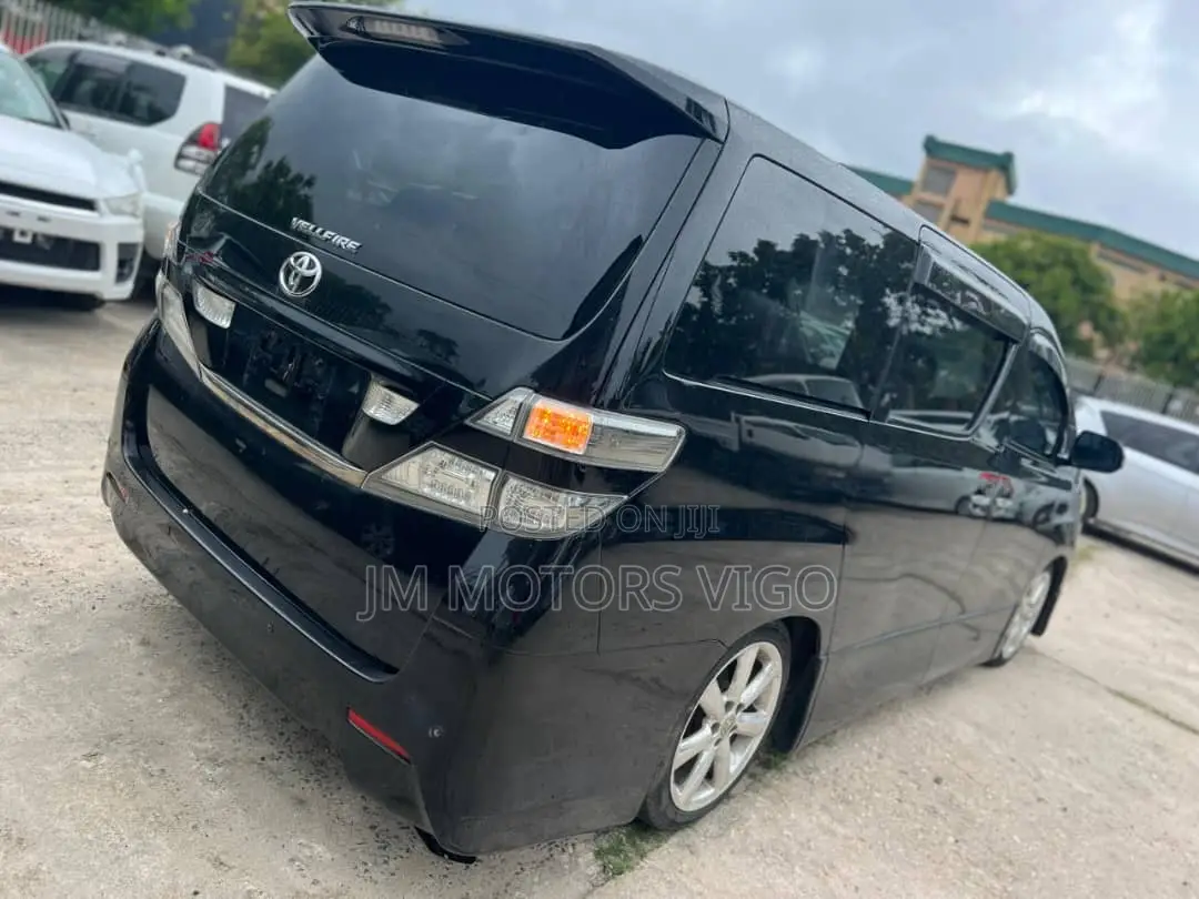 Toyota Vellfire 2010 Black