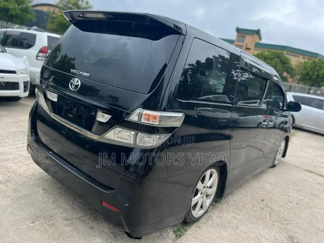 Toyota Vellfire 2010 Black