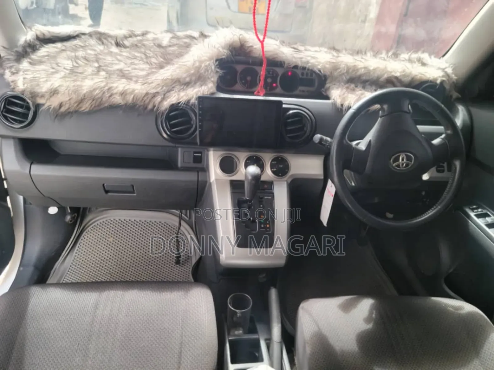 Toyota Corolla Rumion Hatchback 1.5 FWD 2010 White