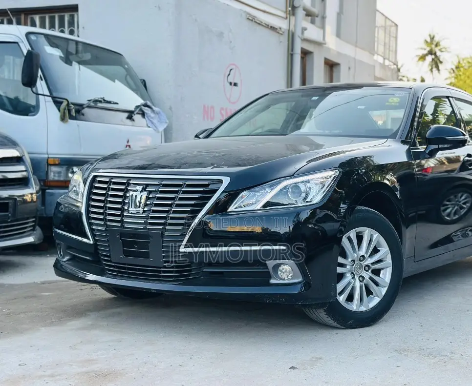 Toyota Crown 2014 Black