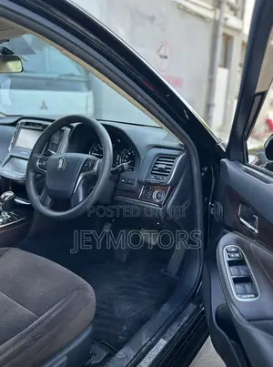 Toyota Crown 2014 Black