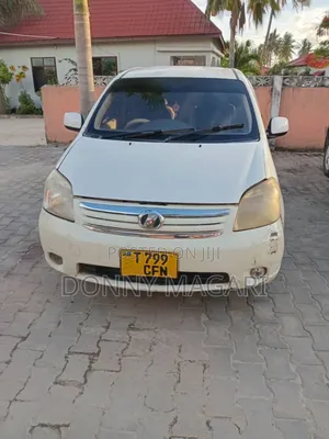 Toyota Raum 2006 White