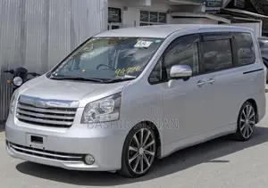 Toyota Noah 2.0 143hp FWD (7 Seater) 2008 Silver