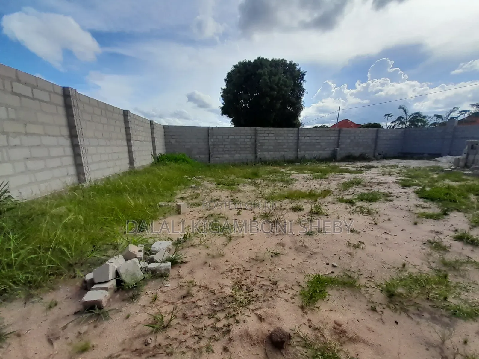 Kiwanja Kinauzwa Tuangoma