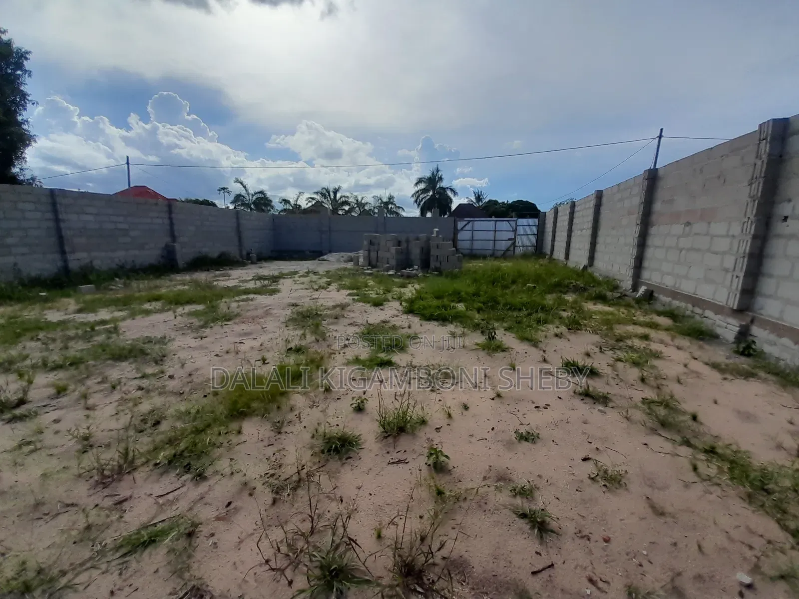 Kiwanja Kinauzwa Tuangoma