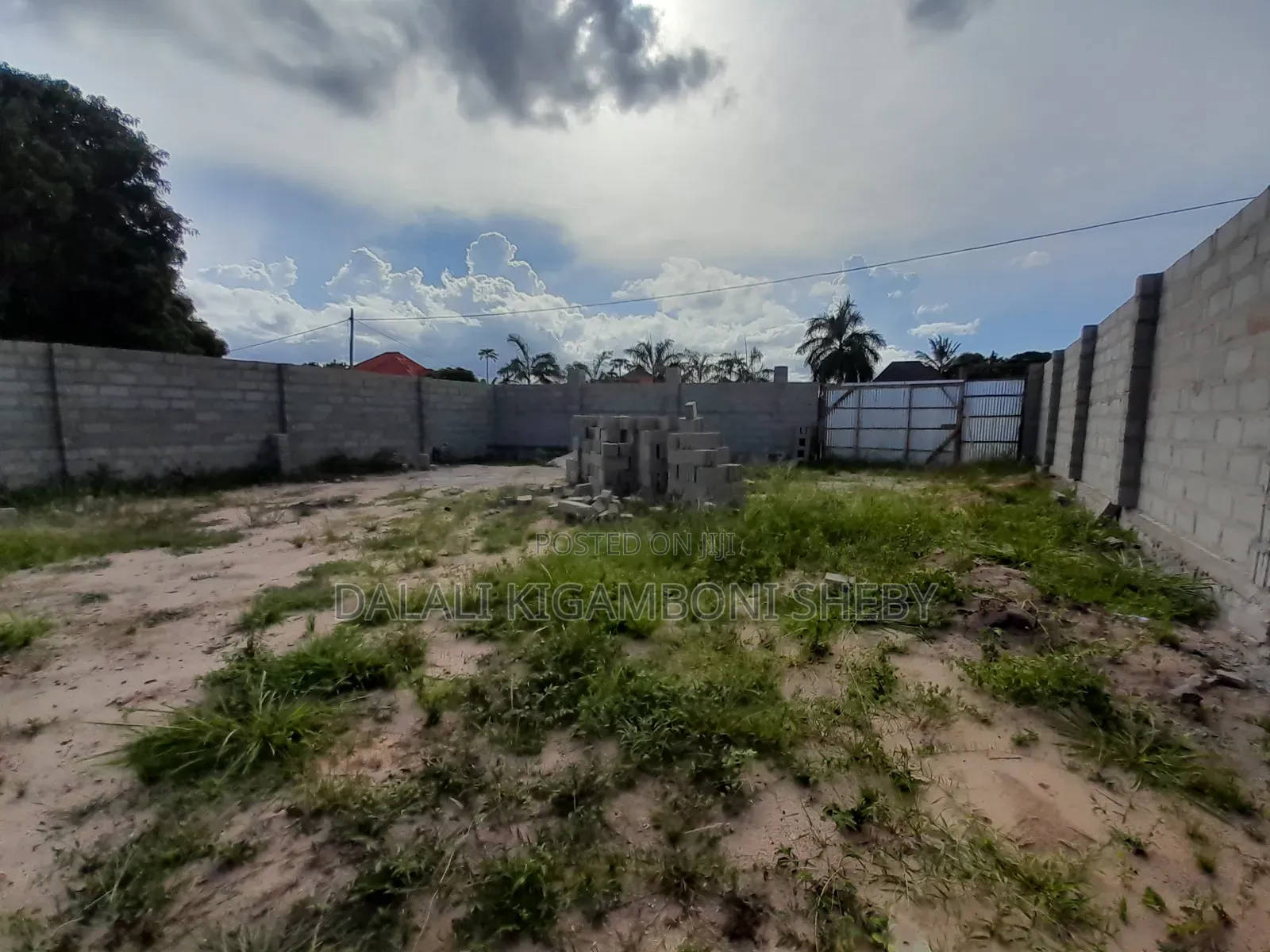 Kiwanja Kinauzwa Tuangoma