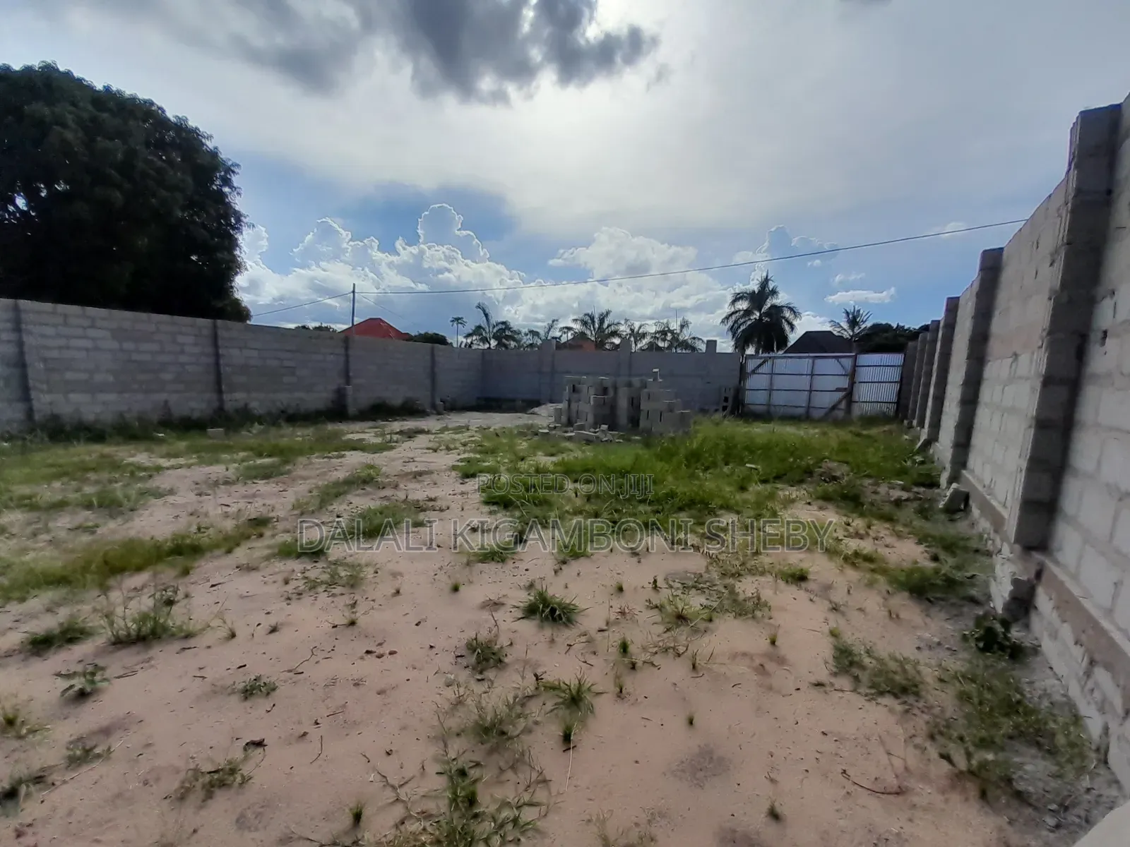 Kiwanja Kinauzwa Tuangoma