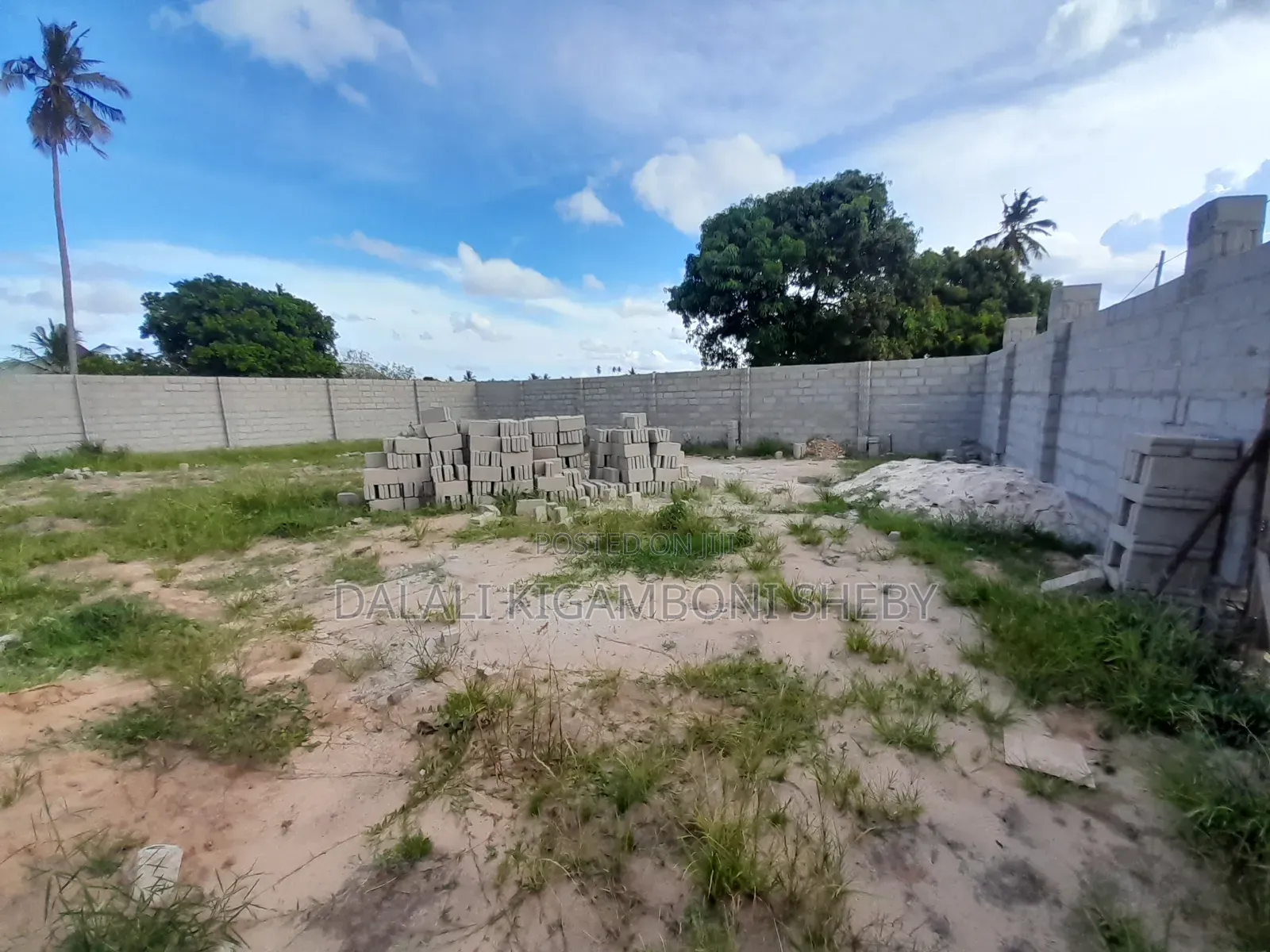 Kiwanja Kinauzwa Tuangoma