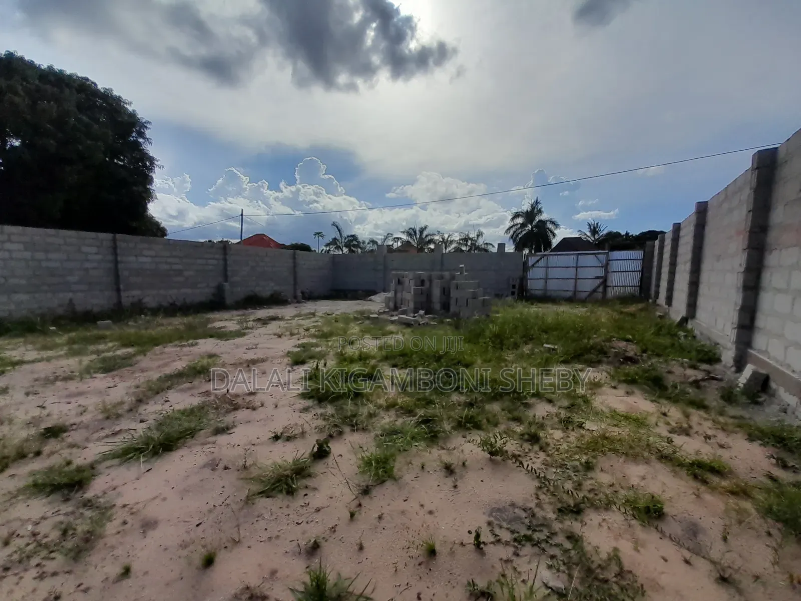 Kiwanja Kinauzwa Tuangoma