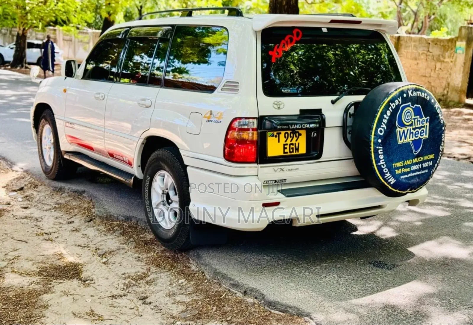 Toyota Land Cruiser 2010 White