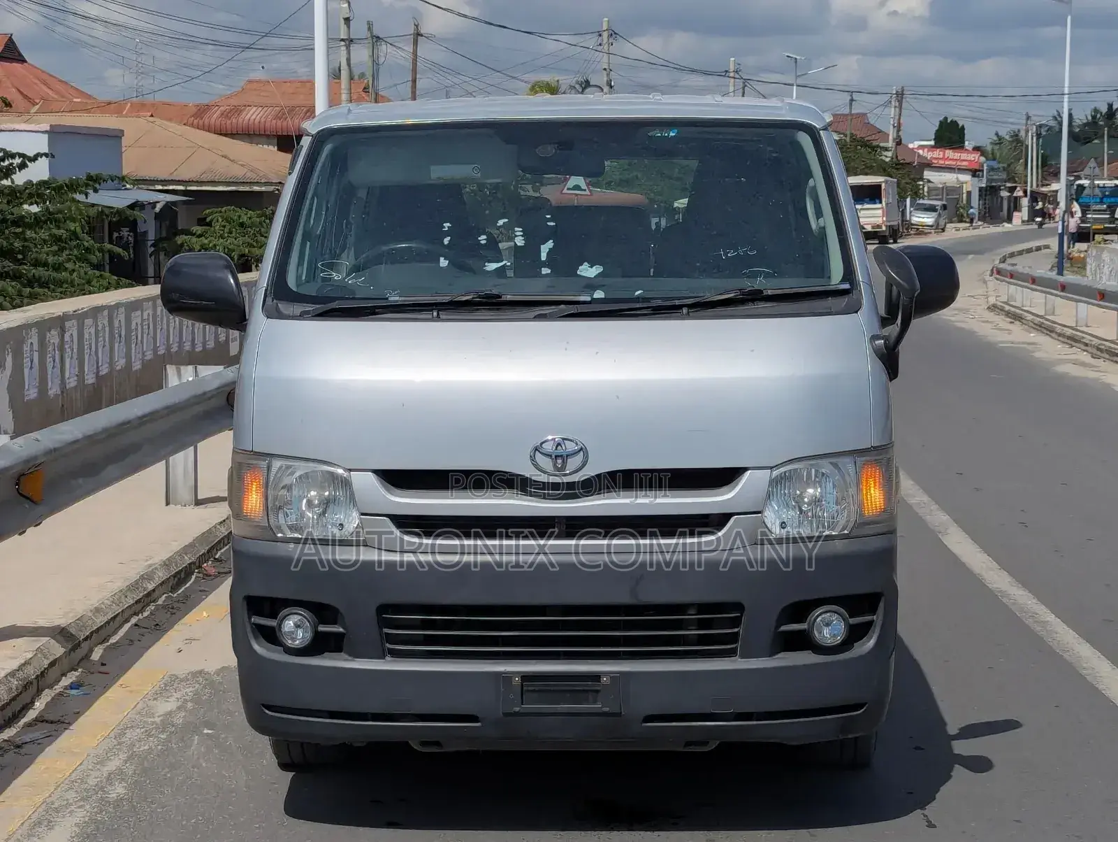 Toyota HiAce 2006 Silver