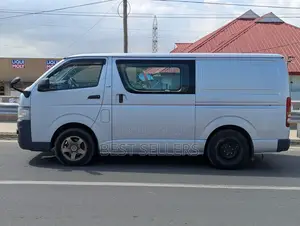 Toyota HiAce 2006 Silver